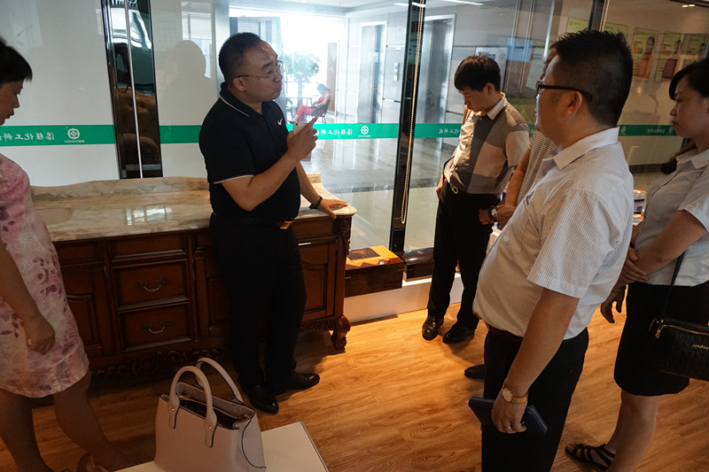 李江会长对水蜜桃视频在线免费化工的企业文化、产品品质确认